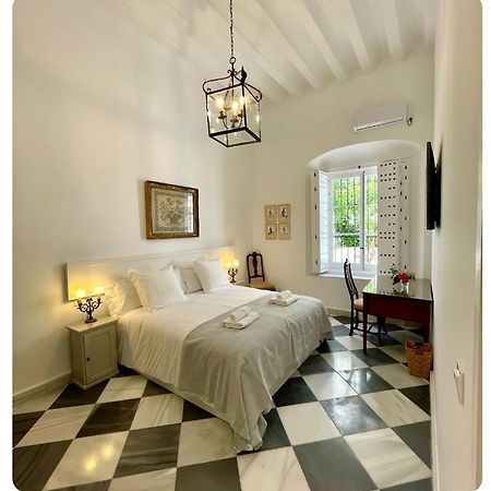 Gatu Premium Apartamento Palacio Oneto Con Jardin Privado " Preferente Mayores De 25 Anos Y Familias " 圣玛丽亚港 外观 照片