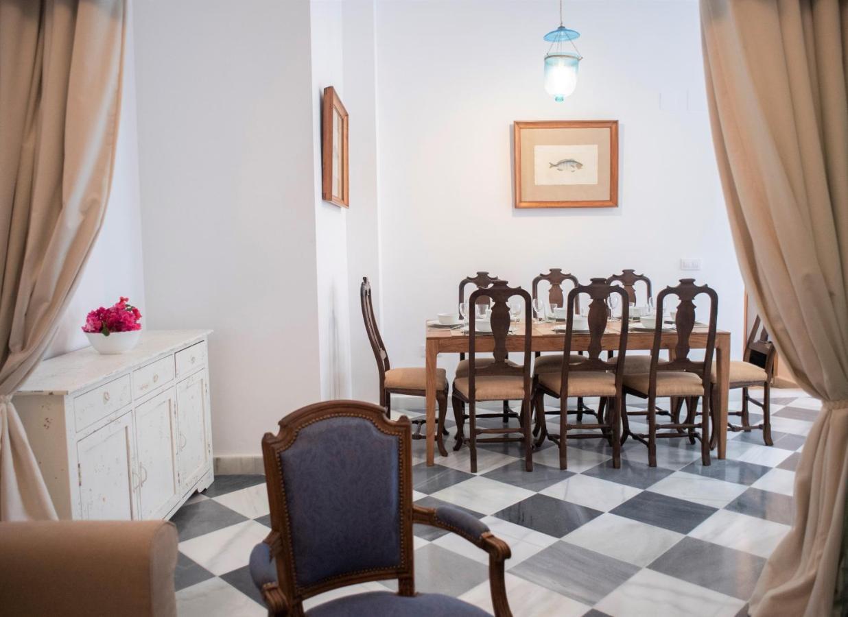 Gatu Premium Apartamento Palacio Oneto Con Jardin Privado " Preferente Mayores De 25 Anos Y Familias " 圣玛丽亚港 外观 照片