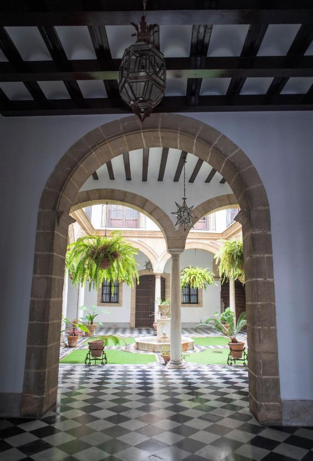 Gatu Premium Apartamento Palacio Oneto Con Jardin Privado " Preferente Mayores De 25 Anos Y Familias " 圣玛丽亚港 外观 照片