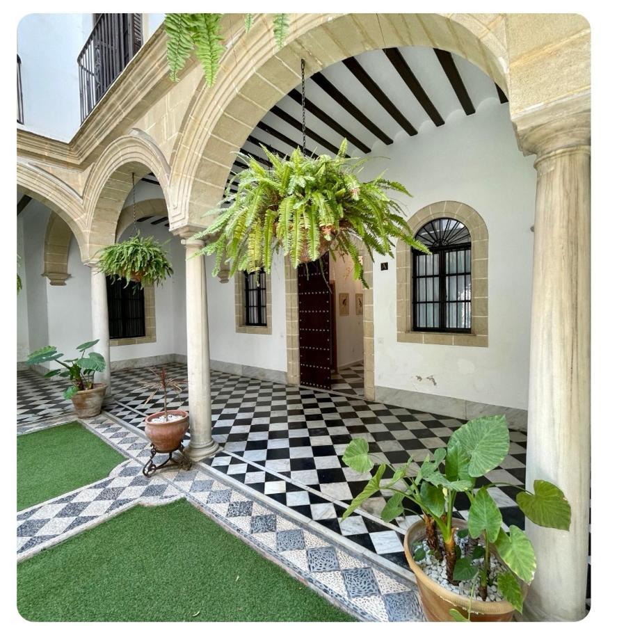 Gatu Premium Apartamento Palacio Oneto Con Jardin Privado " Preferente Mayores De 25 Anos Y Familias " 圣玛丽亚港 外观 照片