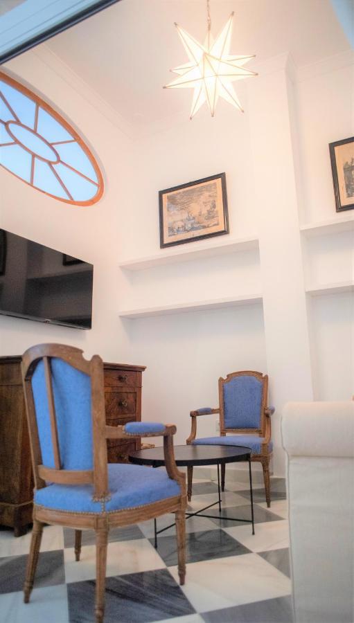 Gatu Premium Apartamento Palacio Oneto Con Jardin Privado " Preferente Mayores De 25 Anos Y Familias " 圣玛丽亚港 外观 照片
