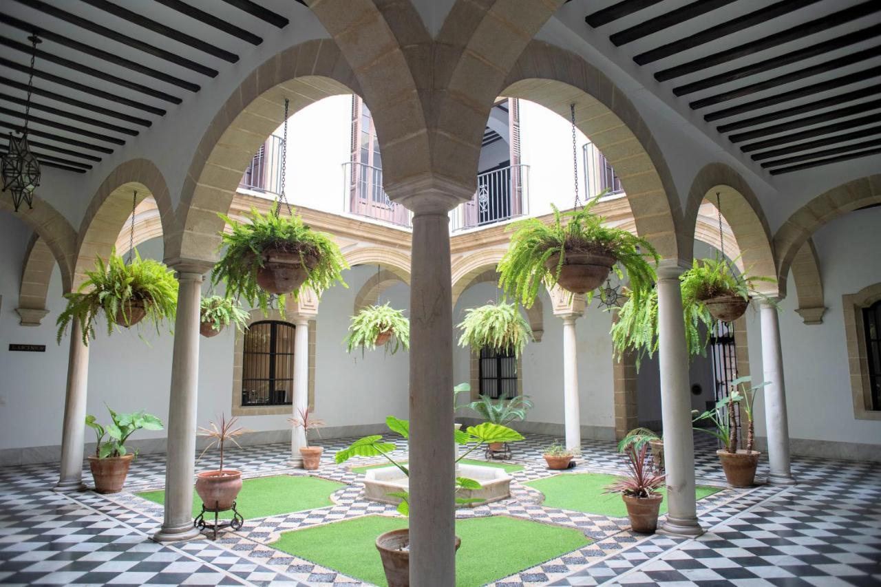 Gatu Premium Apartamento Palacio Oneto Con Jardin Privado " Preferente Mayores De 25 Anos Y Familias " 圣玛丽亚港 外观 照片