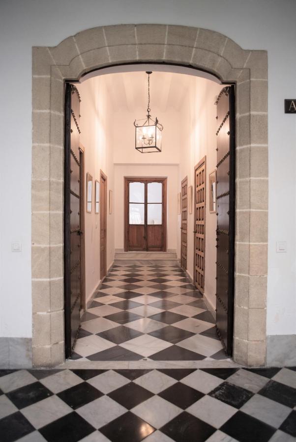 Gatu Premium Apartamento Palacio Oneto Con Jardin Privado " Preferente Mayores De 25 Anos Y Familias " 圣玛丽亚港 外观 照片